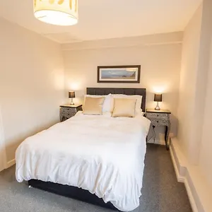 Bridge Street Views Apartment